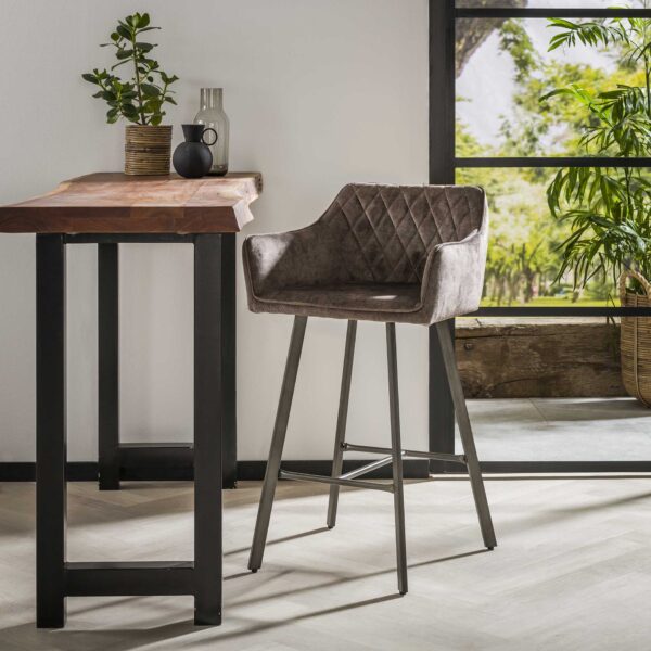 D - Hoyz - Barstoel Velvet Okergeel - Met arm en rugleuning - Zwart Metalen Onderstel - Per 2 Stuks